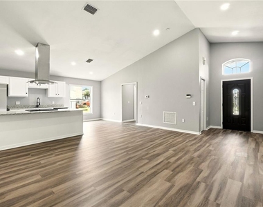 460 Martigues Drive - Photo Thumbnail 7