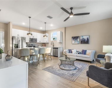 1800 Houston Street - Photo Thumbnail 5