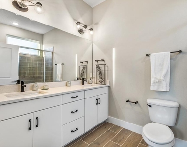 1800 Houston Street - Photo Thumbnail 17