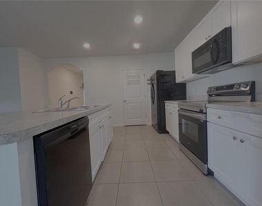 5001 Sw 97th Place - Photo Thumbnail 4