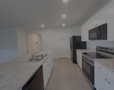 5001 Sw 97th Place - Photo Thumbnail 2