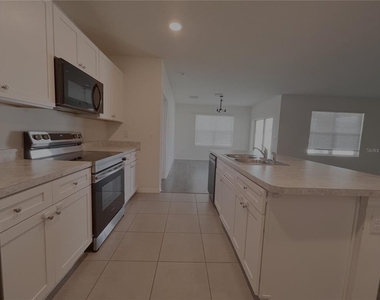 5001 Sw 97th Place - Photo Thumbnail 3