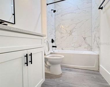 7130 N Glenridge Circle - Photo Thumbnail 30