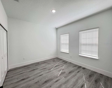 7130 N Glenridge Circle - Photo Thumbnail 25