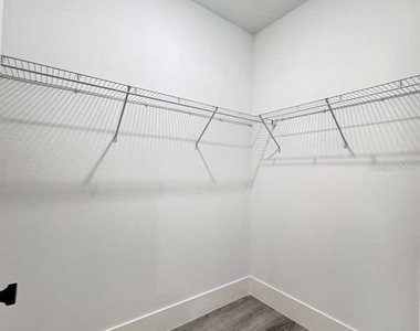 7130 N Glenridge Circle - Photo Thumbnail 23