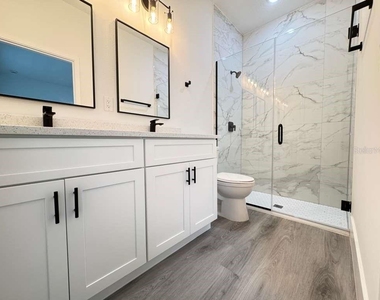 7130 N Glenridge Circle - Photo Thumbnail 21