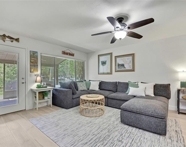 1637 Se Paradise Circle - Photo Thumbnail 4