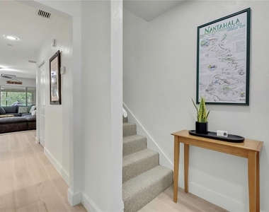 1637 Se Paradise Circle - Photo Thumbnail 1
