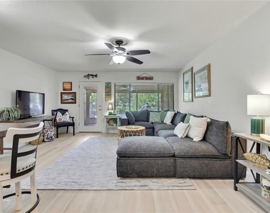 1637 Se Paradise Circle - Photo Thumbnail 2