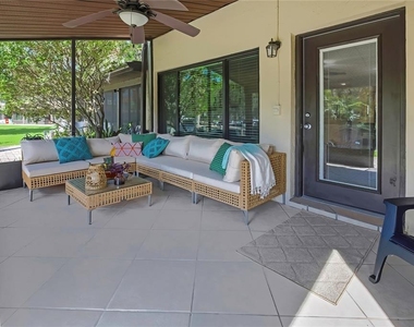 1637 Se Paradise Circle - Photo Thumbnail 22