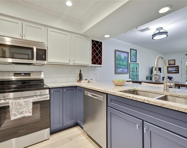 1637 Se Paradise Circle - Photo Thumbnail 10