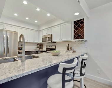 1637 Se Paradise Circle - Photo Thumbnail 8