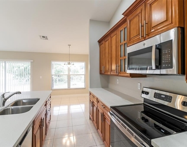 3318 34th Street Sw - Photo Thumbnail 4