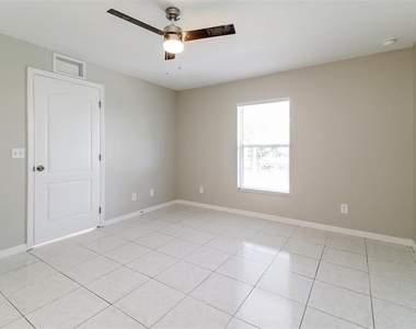 3318 34th Street Sw - Photo Thumbnail 7