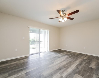 3906 18th Street Sw - Photo Thumbnail 6