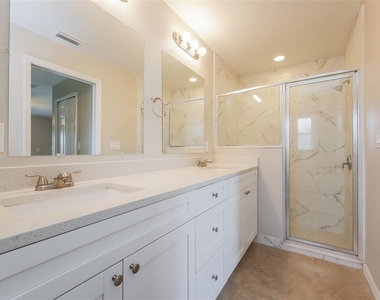 3906 18th Street Sw - Photo Thumbnail 8