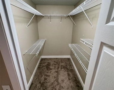 1202 Northlake Drive - Photo Thumbnail 10