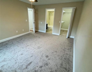 1202 Northlake Drive - Photo Thumbnail 9