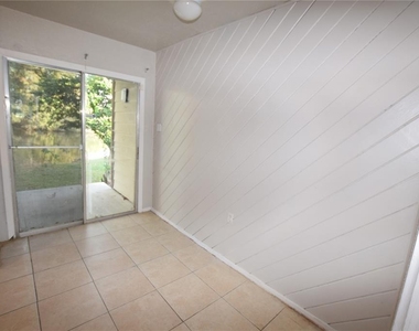 3916 Crayrich Circle - Photo Thumbnail 8