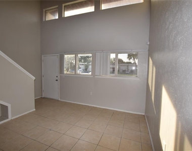 3916 Crayrich Circle - Photo Thumbnail 6