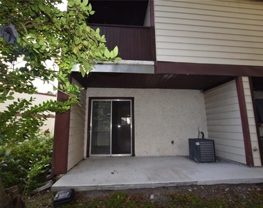 3916 Crayrich Circle - Photo Thumbnail 2