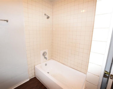 3916 Crayrich Circle - Photo Thumbnail 19