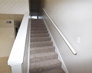 3916 Crayrich Circle - Photo Thumbnail 13