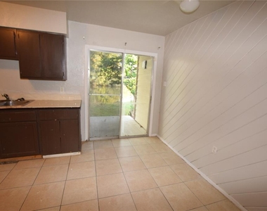 3916 Crayrich Circle - Photo Thumbnail 9