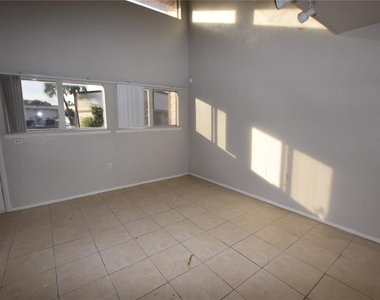 3916 Crayrich Circle - Photo Thumbnail 5