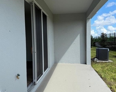 2582 Olympic Dr - Photo Thumbnail 8