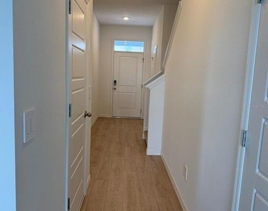 2582 Olympic Dr - Photo Thumbnail 10