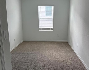 2582 Olympic Dr - Photo Thumbnail 17