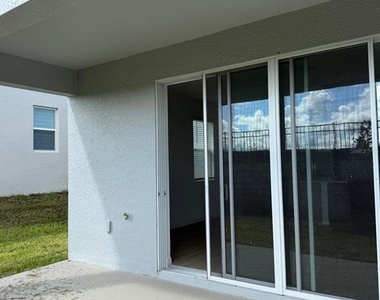 2582 Olympic Dr - Photo Thumbnail 11