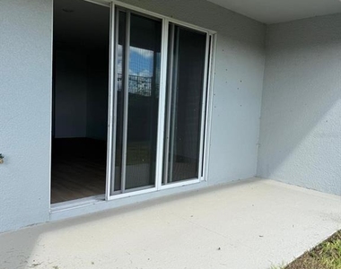 2582 Olympic Dr - Photo Thumbnail 12