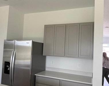2582 Olympic Dr - Photo Thumbnail 2