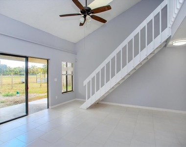 2703 Hunt Club Lane - Photo Thumbnail 5
