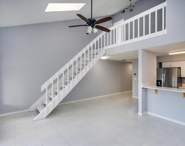 2703 Hunt Club Lane - Photo Thumbnail 6