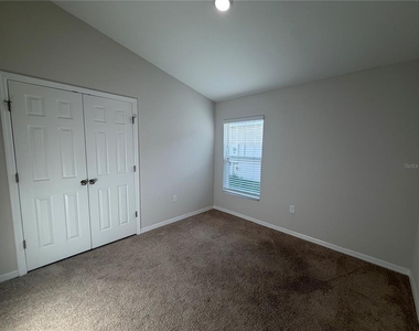 1563 Ellesmere Avenue - Photo Thumbnail 11