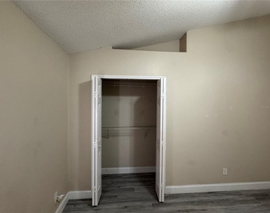 3215 Crystal Creek Boulevard - Photo Thumbnail 8