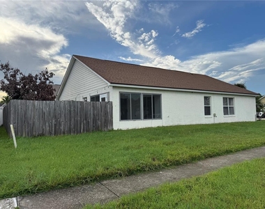 3215 Crystal Creek Boulevard - Photo Thumbnail 17