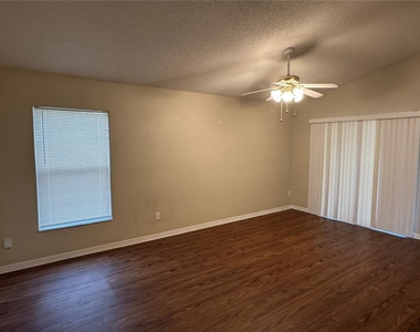3215 Crystal Creek Boulevard - Photo Thumbnail 5