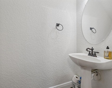 5107 Ne 122nd Boulevard - Photo Thumbnail 17