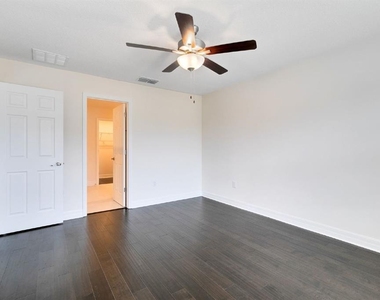 2232 Centerra Loop - Photo Thumbnail 13