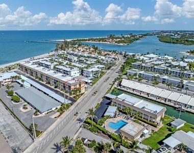 1400 Tarpon Center Drive - Photo Thumbnail 3