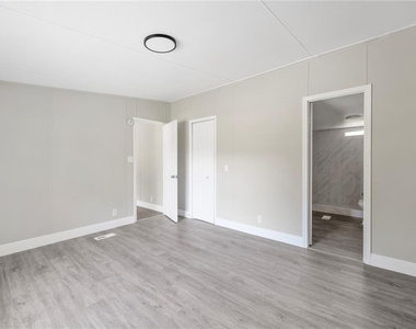 4129 Woodsridge Drive - Photo Thumbnail 13