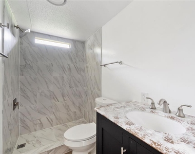 4129 Woodsridge Drive - Photo Thumbnail 14