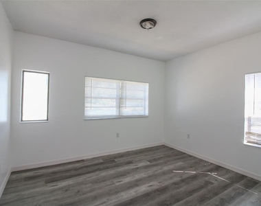 1533 King Avenue - Photo Thumbnail 8