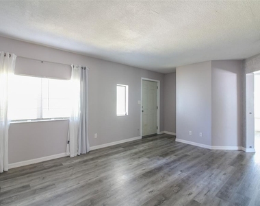 1533 King Avenue - Photo Thumbnail 3