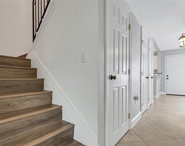 412 Howard Avenue - Photo Thumbnail 15