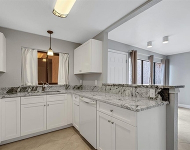 412 Howard Avenue - Photo Thumbnail 9